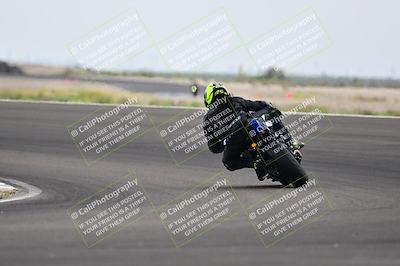 media/Apr-18-2025-TrackDaz (Fri) [[45f5874c44]]/C Group/Session 2 (Turn 10)/